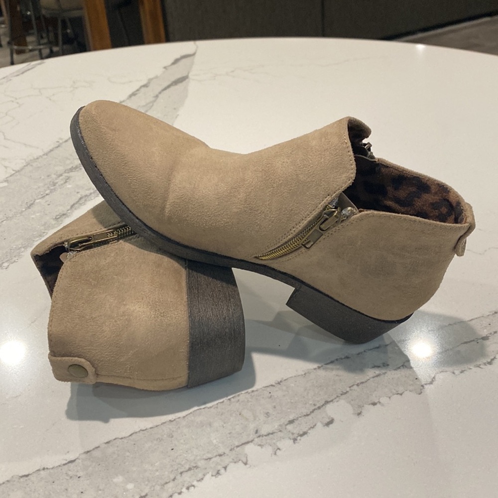 ❤️‍🔥 Steve Madden Booties - Girls 4 Youth